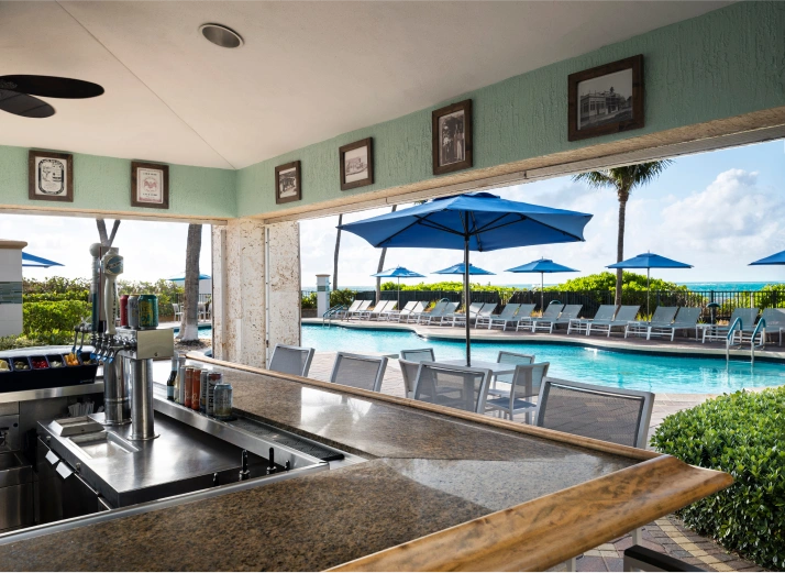 Ocean Pointe High Tides Pool Bar